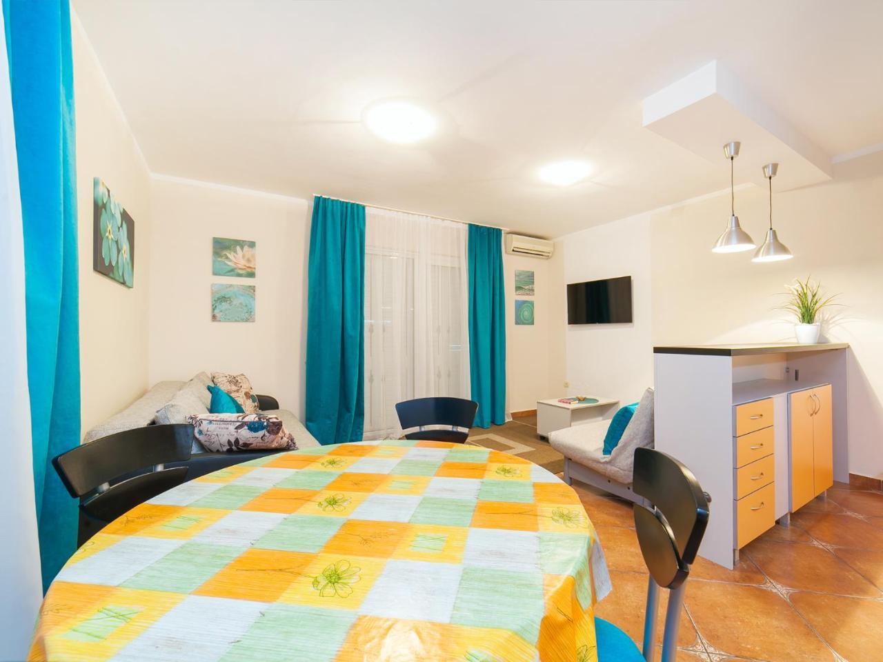 Spin Apartment *